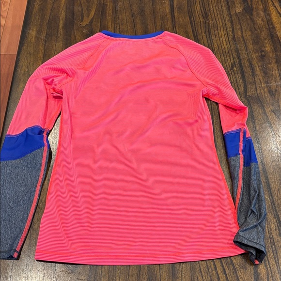 Vintage xs Under Armour heat gear long sleeve top - Picture 6 of 6
